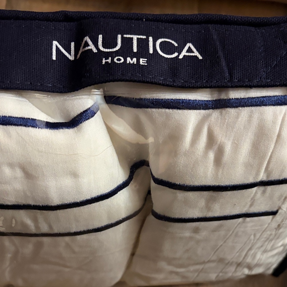 Nautica White and Blue Duvet Cover Set Open Box - Picture 6 of 7